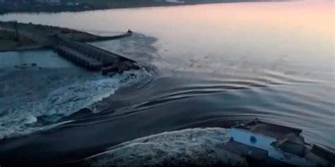 Collapse of major dam in southern Ukraine triggers emergency as Moscow and Kyiv blame each other